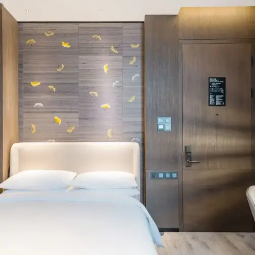 Queen Room