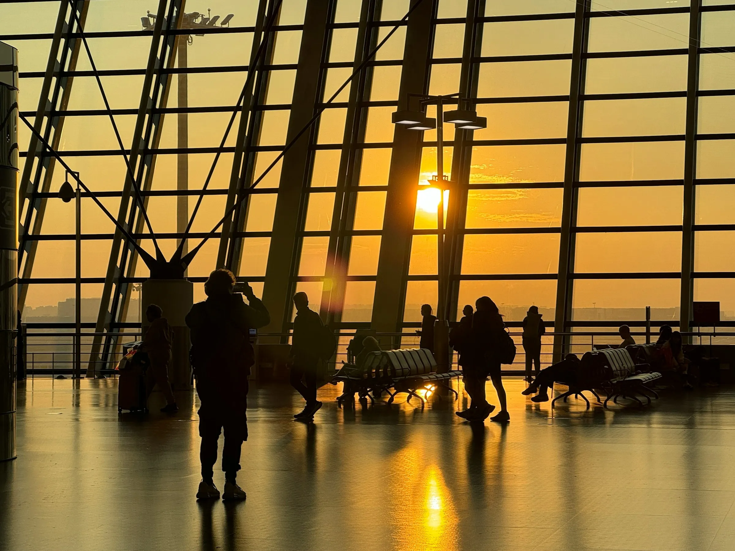 Stress-Free Airport Transit: Mastering PVG Connections – Your Expert Guide from Yun He Ye Bo Hotel